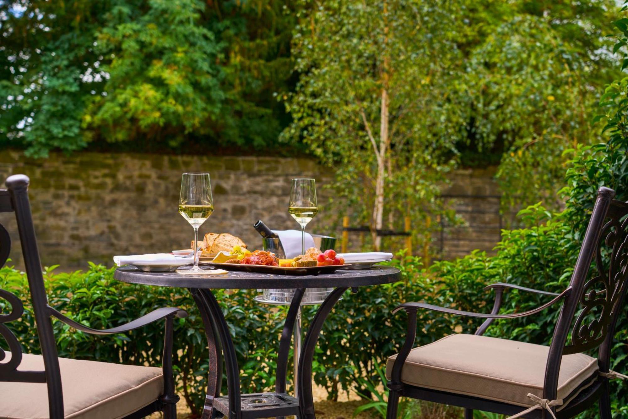 Carton House A Fairmont Managed Hotel Maynooth Zewnętrze zdjęcie A patio set